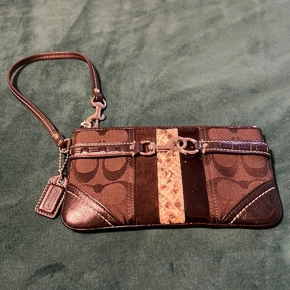 Wristlet - Picture 1 of 3